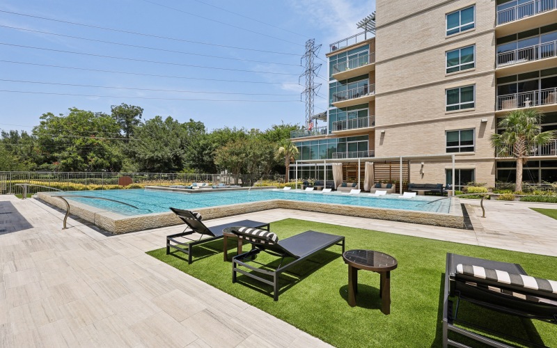 poolside with views of The Katy Trail